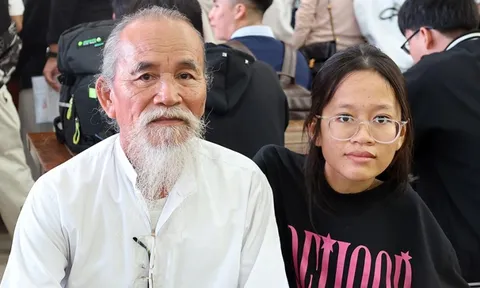Cô học trò khuyết tật nhận học bổng toàn phần của Đại học Duy Tân