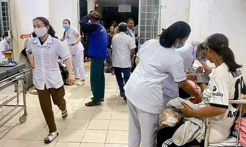 131 người nhập viện cấp cứu sau tiệc tân gia, nghi ngộ độc thực phẩm