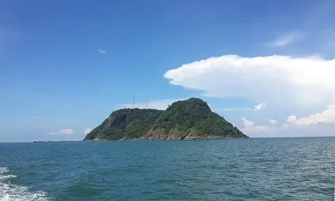 Hòn đảo nằm ở cực Nam Tổ quốc, không khách sạn, không nhà hàng, du khách nhận xét: "Chưa hề nghe tên"