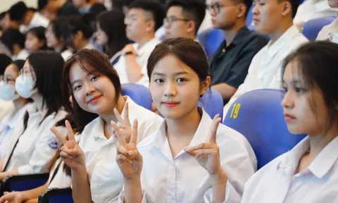 Một trường đại học 'mời gọi' tân sinh viên chuyển sang học vi mạch bán dẫn