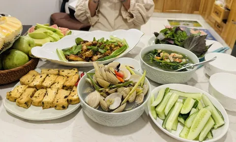 Thói quen ăn quá nhanh, nhai không kỹ gặp nhiều ở đô thị dễ gây béo phì, hỏng dạ dày