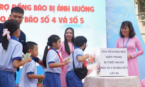 Sau lễ khai giảng 'không hoa', nhiều trường ở TP.HCM góp quỹ hỗ trợ đồng bào vùng lũ