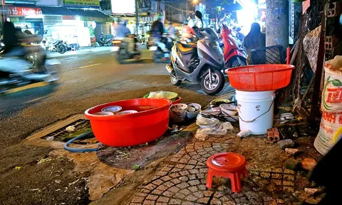 Đũa có mùi mốc, vật dụng còn chất tẩy rửa, cần mạnh tay với hàng quán mất an toàn vệ sinh thực phẩm