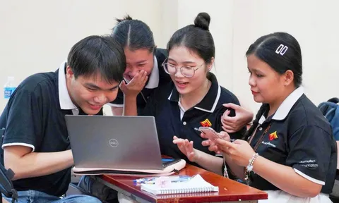 Săn học bổng: Một công, nhiều việc
