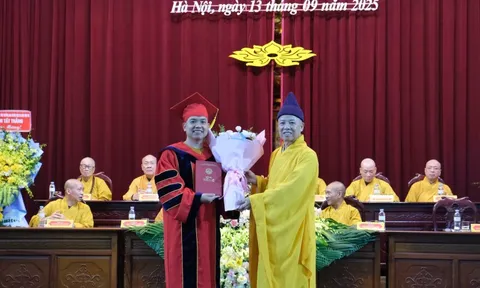 Học viện Phật giáo Việt Nam tại Hà Nội trao bằng tiến sĩ Phật học thứ hai