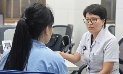 Cảnh báo loạn thần ở trẻ: Đừng nhầm lẫn với tính cách ‘mộng mơ’