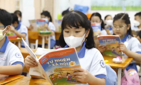 Chính phủ: Cung cấp bộ sách giáo khoa thống nhất toàn quốc từ năm học 2026-2027, miễn phí từ 2030