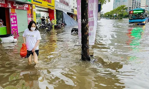 'Cắt cơn' ngập nặng ở Hà Nội