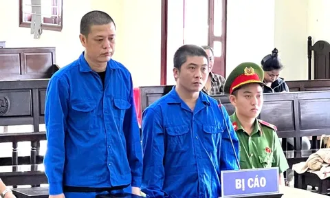Giật dây chuyền khiến người đi đường té liệt nửa người, hai tên cướp lãnh án 20 và 17 năm tù
