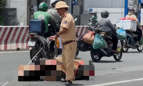 Mẹ gào khóc bên thi thể nam sinh lớp 11 bị xe bồn cán tử vong