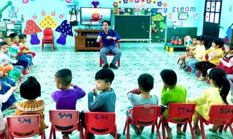 Nam sinh chọn nghề mầm non giữa 'bão' định kiến