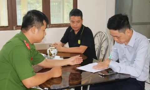 Người dân nhận lại 2,3 tỉ đồng chuyển khoản nhầm