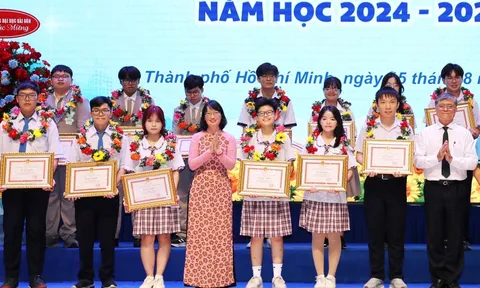 TP.HCM lần đầu vinh danh học sinh tiêu biểu các cấp