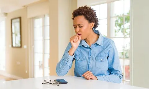 Ho mạnh và liên tục khi nghi bị đau tim có giúp cứu sống bản thân?