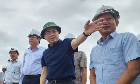 Chủ tịch Quảng Ngãi kiểm tra bờ biển trước bão, điều tiết hồ chứa phòng lũ
