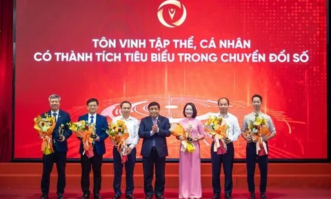 Đà Nẵng được vinh danh là 'Thành phố tiêu biểu về chuyển đổi số giai đoạn 2020 - 2024'