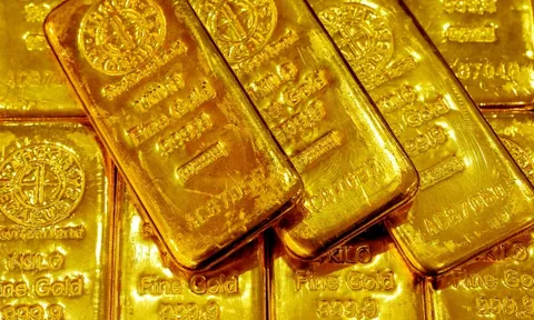 Giá vàng thế giới giảm mạnh nhất trong 5 năm