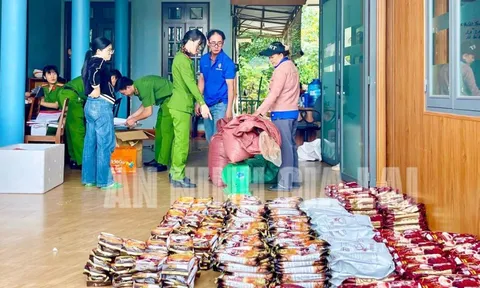 Tạm giữ giám đốc công ty cà phê tại Gia Lai nghi làm cà phê giả