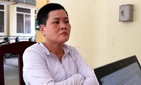 Bắt người phụ nữ giật điện thoại của cụ ông ngồi xe lăn bán vé số ở Tây Ninh