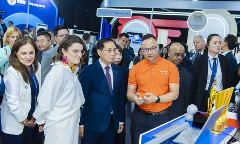 Doanh nghiệp công nghệ Việt Nam 'khoe tài' với khách quốc tế dịp ký Công ước Hà Nội