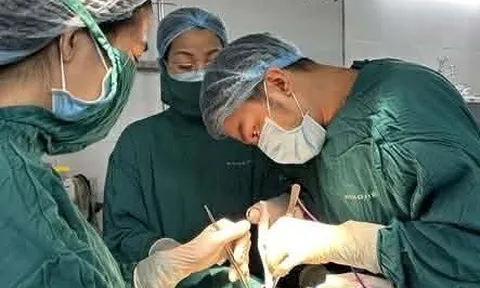 U tuyến giáp, cắt hay để?