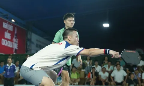 "Bào giải" kiếm tiền, tay vợt pickleball gây bức xúc với khán giả và đồng nghiệp