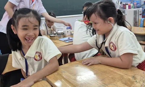 Nhiều trường ở TP.HCM có gì mà khiến học trò tan học vẫn không muốn về?