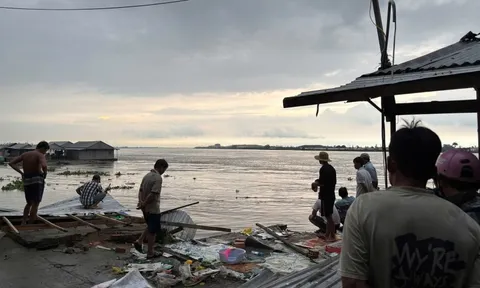 Cồn Mỹ Hòa Hưng sạt lở nghiêm trọng, 9 nhà dân bị ảnh hưởng