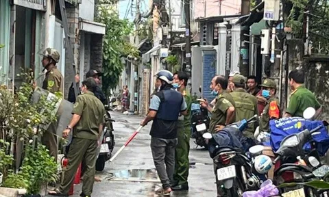 Người đàn ông cầm dao tấn công hàng xóm, cố thủ trong nhà chỉ vì chuyện nhắc mở nhạc ầm ĩ