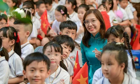 Lương nhà giáo được tính hệ số lương đặc thù