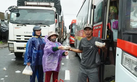 Xe trên quốc lộ 1, cao tốc từ TP.HCM ra Khánh Hòa, Phú Yên cũ, Bình Định cũ đi ra sao?