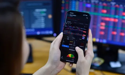 Dòng tiền 'co' lại, lượng tài khoản chứng khoán mới mở xuống mức thấp nhất 4 tháng