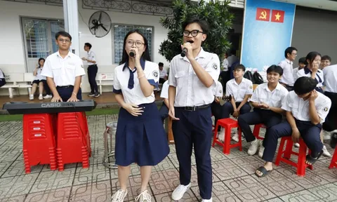 Từ 'khoảng lặng cúi đầu' đến giờ ra chơi đầy tiếng cười ở sân trường TP.HCM