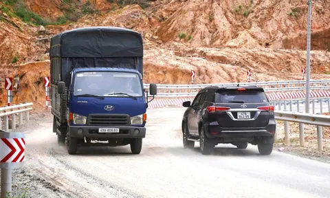 Các tuyến đường đèo nối Nha Trang - Đà Lạt, Phan Rang - Đà Lạt đã lưu thông ổn định sau sạt lở