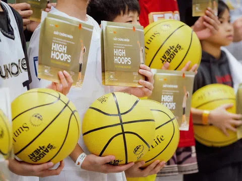 Sun Life tổ chức mùa hai - ngày hội bóng rổ High Hoops bật cao sức trẻ