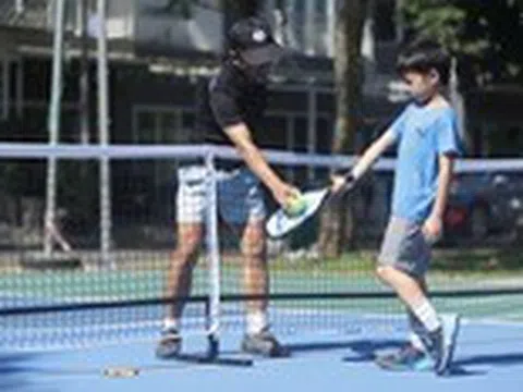 Từ vài chục ngàn đến gần chục triệu, thị trường đồ chơi môn pickleball như tôm tươi