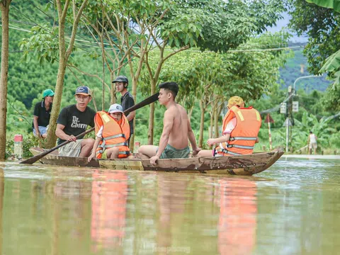 Nhiều hộ dân ở Đà Nẵng ngập nặng do ảnh hưởng bão