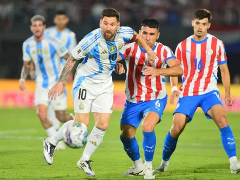 Lionel Messi 'tắt điện', Argentina bại trận trước Paraguay