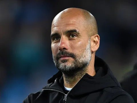 HLV Pep Guardiola gia hạn hợp đồng với Man City