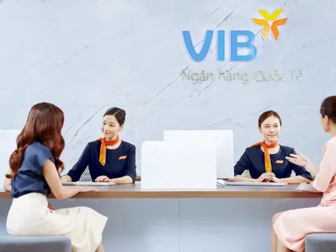 Lãnh đạo ngân hàng và người nhà liên tục mua cổ phiếu VIB