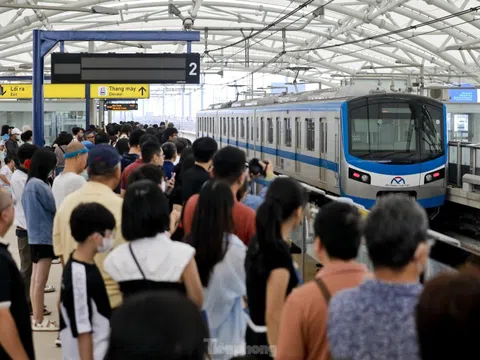 Trưởng ban metro TPHCM nói về lý do tàu dừng khẩn cấp