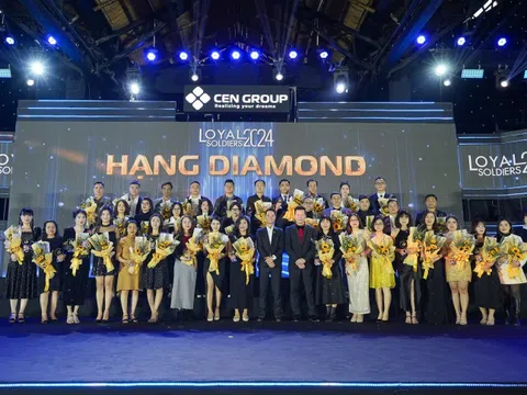 Shark Hưng 'cực cháy' tại Cen Awards 2024: Cen Up