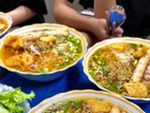 Hà Nội tạm đình chỉ quán bún riêu bán 1,2 triệu đồng 3 bát ngày mùng 1 Tết