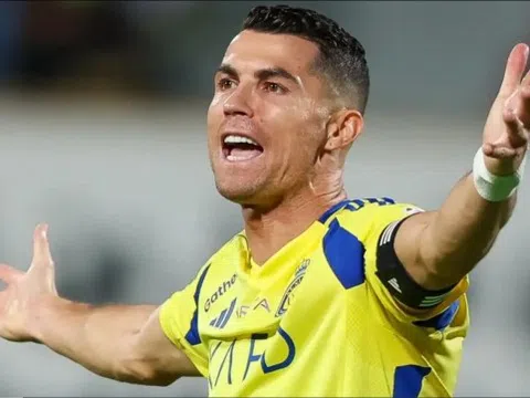 Chiều lòng Ronaldo, Al Nassr vung tiền gây náo loạn thị trường chuyển nhượng