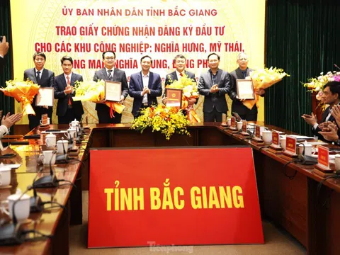 Bắc Giang trao chứng nhận đầu tư cho 4 khu công nghiệp với tổng diện tích hơn 860 ha