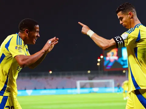 Ronaldo gây ấn tượng, nhường đồng đội đá phạt đền giúp Al Nassr thắng trận