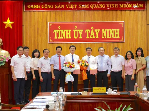 Công bố quyết định của Ban Bí thư về công tác cán bộ