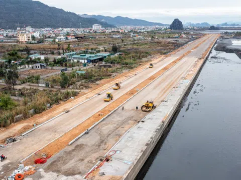 Toàn cảnh công trường dự án đường bao biển Cẩm Phả nhìn từ trên cao