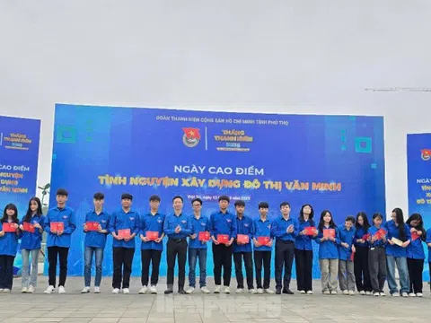 Thanh niên Phú Thọ tham gia đợt cao điểm xây dựng đô thị văn minh