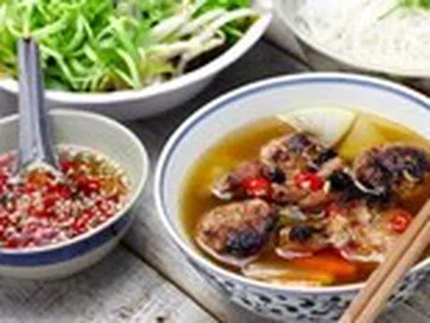 Bún chả là món ăn biểu tượng của Hà Nội?